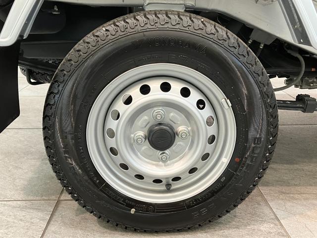 ハイゼットトラックスタンダード 5MT 4WD コーナーセンサー オートライト衝突被害軽減ブレーキ コーナーセンサー パートタイム4WD AM/FMラジオ マニュアルエアコン マニュアルレベリング オートライト 5速マニュアルミッション車(滋賀県)の中古車