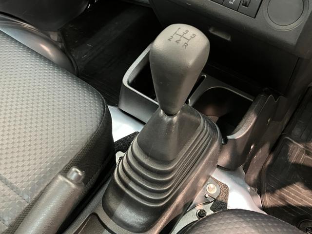 ハイゼットトラックスタンダード 5MT 4WD コーナーセンサー オートライト衝突被害軽減ブレーキ コーナーセンサー パートタイム4WD AM/FMラジオ マニュアルエアコン マニュアルレベリング オートライト 5速マニュアルミッション車(滋賀県)の中古車