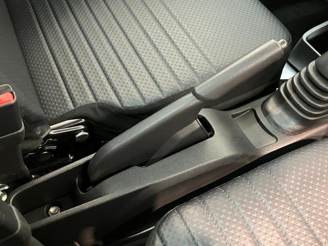 ハイゼットトラックスタンダード 5MT 4WD コーナーセンサー オートライト衝突被害軽減ブレーキ コーナーセンサー パートタイム4WD AM/FMラジオ マニュアルエアコン マニュアルレベリング オートライト 5速マニュアルミッション車(滋賀県)の中古車