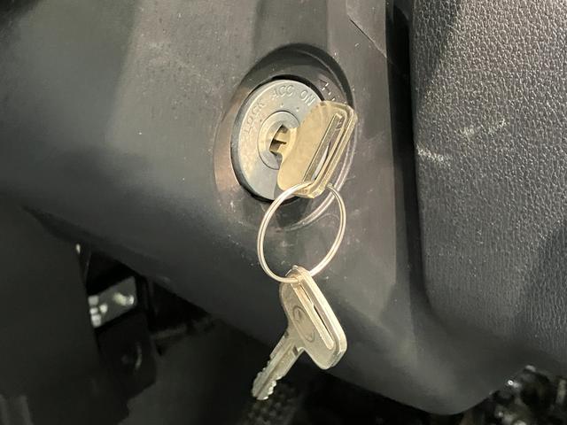 ハイゼットトラックスタンダード 5MT 4WD コーナーセンサー オートライト衝突被害軽減ブレーキ コーナーセンサー パートタイム4WD AM/FMラジオ マニュアルエアコン マニュアルレベリング オートライト 5速マニュアルミッション車(滋賀県)の中古車