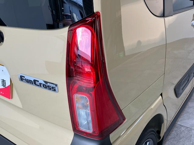 タントファンクロス 9型ディスプレイオーディオ 届出済未使用車衝突被害軽減ブレーキ コーナーセンサー 9型ディスプレイオーディオ フルセグ Bluetooth USB バックカメラ 両側電動スライドドア 前席シートヒーター LED スマートキー エコアイドル(滋賀県)の中古車