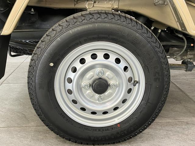 ハイゼットトラックスタンダード　４ＷＤ　ＣＶＴ　コーナーセンサー　オートライト衝突被害軽減ブレーキ　コーナーセンサー　パートタイム４ＷＤ　ＡＭ／ＦＭラジオ　マニュアルエアコン　マニュアルレベリング　オートライト（滋賀県）の中古車