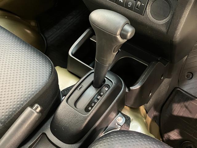 ハイゼットトラックスタンダード　４ＷＤ　ＣＶＴ　コーナーセンサー　オートライト衝突被害軽減ブレーキ　コーナーセンサー　パートタイム４ＷＤ　ＡＭ／ＦＭラジオ　マニュアルエアコン　マニュアルレベリング　オートライト（滋賀県）の中古車