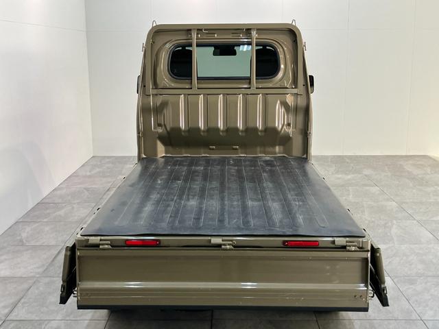 ハイゼットトラックスタンダード　４ＷＤ　ＣＶＴ　コーナーセンサー　オートライト衝突被害軽減ブレーキ　コーナーセンサー　パートタイム４ＷＤ　ＡＭ／ＦＭラジオ　マニュアルエアコン　マニュアルレベリング　オートライト（滋賀県）の中古車