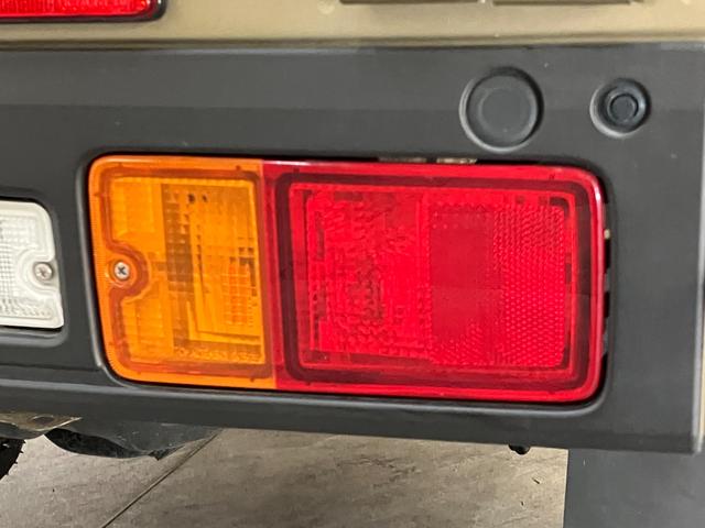 ハイゼットトラックスタンダード　４ＷＤ　ＣＶＴ　コーナーセンサー　オートライト衝突被害軽減ブレーキ　コーナーセンサー　パートタイム４ＷＤ　ＡＭ／ＦＭラジオ　マニュアルエアコン　マニュアルレベリング　オートライト（滋賀県）の中古車