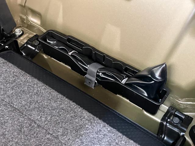 ハイゼットトラックスタンダード　４ＷＤ　ＣＶＴ　コーナーセンサー　オートライト衝突被害軽減ブレーキ　コーナーセンサー　パートタイム４ＷＤ　ＡＭ／ＦＭラジオ　マニュアルエアコン　マニュアルレベリング　オートライト（滋賀県）の中古車