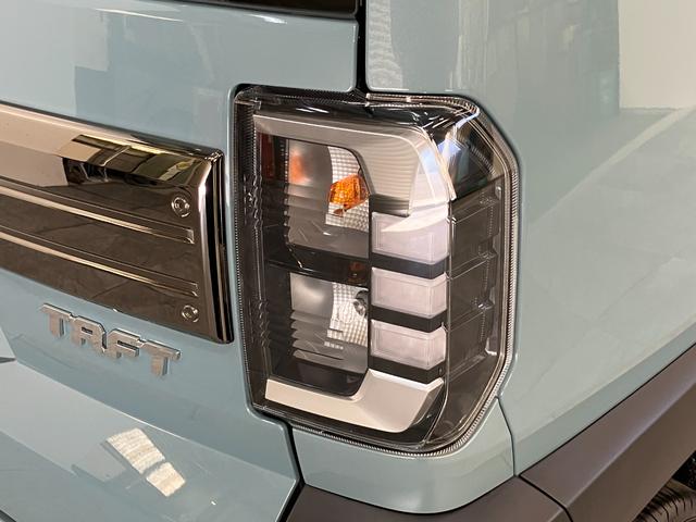 タフトＧダーククロムベンチャー　届出済未使用車　９Ｄ．Ａ　Ｂカメラ衝突被害軽減ブレーキ　コーナーセンサー　９型ディスプレイオーディオ　フルセグ　バックカメラ　Ｂｌｕｅｔｏｏｔｈ　ＵＳＢ　前席シートヒーター　電動パーキング　ＬＥＤ　レーダークルコン　オートエアコン（滋賀県）の中古車