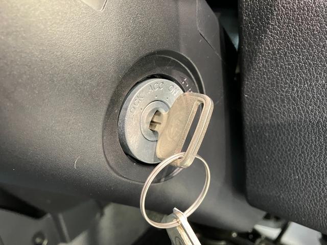 ハイゼットトラックスタンダード 5MT 4WD コーナーセンサー オートライト衝突被害軽減ブレーキ コーナーセンサー パートタイム4WD AM/FMラジオ マニュアルエアコン マニュアルレベリング オートライト(滋賀県)の中古車