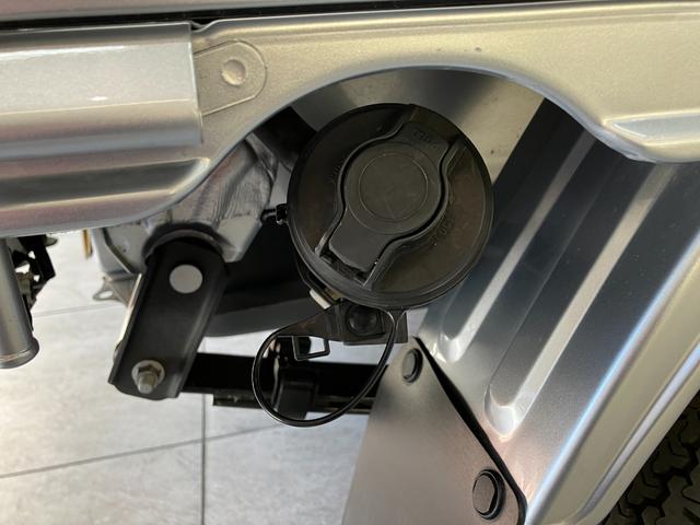 ハイゼットトラックスタンダード 5MT 4WD コーナーセンサー オートライト衝突被害軽減ブレーキ コーナーセンサー パートタイム4WD AM/FMラジオ マニュアルエアコン マニュアルレベリング オートライト(滋賀県)の中古車