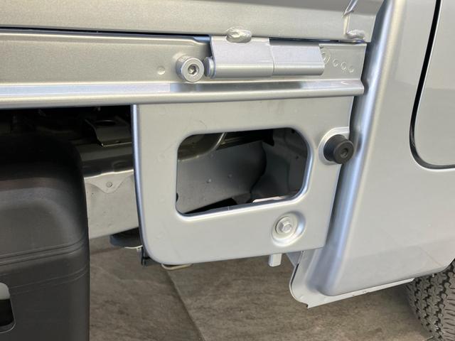 ハイゼットトラックスタンダード 5MT 4WD コーナーセンサー オートライト衝突被害軽減ブレーキ コーナーセンサー パートタイム4WD AM/FMラジオ マニュアルエアコン マニュアルレベリング オートライト(滋賀県)の中古車