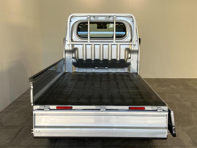 ハイゼットトラックスタンダード 5MT 4WD コーナーセンサー オートライト衝突被害軽減ブレーキ コーナーセンサー パートタイム4WD AM/FMラジオ マニュアルエアコン マニュアルレベリング オートライト(滋賀県)の中古車