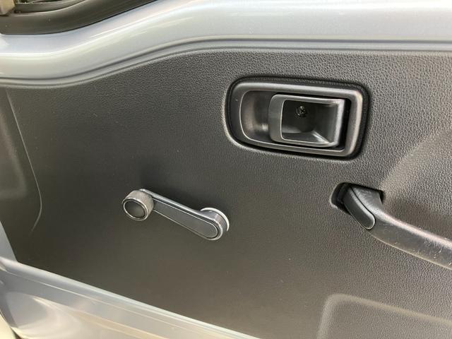 ハイゼットトラックスタンダード 5MT 4WD コーナーセンサー オートライト衝突被害軽減ブレーキ コーナーセンサー パートタイム4WD AM/FMラジオ マニュアルエアコン マニュアルレベリング オートライト(滋賀県)の中古車