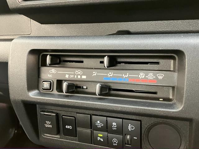 ハイゼットトラックスタンダード 5MT 4WD コーナーセンサー オートライト衝突被害軽減ブレーキ コーナーセンサー パートタイム4WD AM/FMラジオ マニュアルエアコン マニュアルレベリング オートライト(滋賀県)の中古車