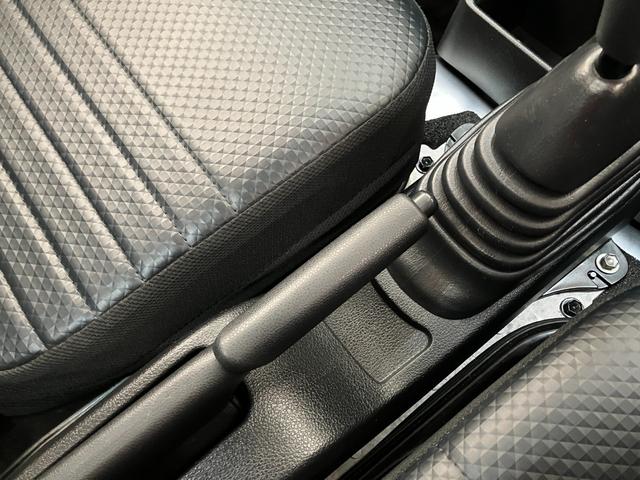 ハイゼットトラックスタンダード 5MT 4WD コーナーセンサー オートライト衝突被害軽減ブレーキ コーナーセンサー パートタイム4WD AM/FMラジオ マニュアルエアコン マニュアルレベリング オートライト(滋賀県)の中古車