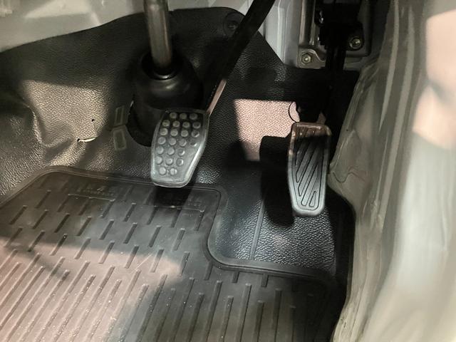 ハイゼットカーゴDX 4WD CVT コーナーセンサー キーレス衝突被害軽減ブレーキ スマアシ コーナーセンサー 前席パワーウインドウ AM/FMステレオ 両側スライドドア パートタイム4WD オートライト マニュアルレベリング(滋賀県)の中古車