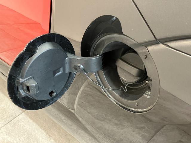 コペンエクスプレイ　Ｓ　５ＭＴ　レカロシート　ＭＯＭＯステビルシュタイン製ショックアブソーバー　レカロシート　ＭＯＭＯ製ステアリング　ＣＤステレオ　ディスプレイオーディオ　Ｂｌｕｅｔｏｏｔｈ　ＵＳＢ　バックカメラ　シートヒーター　ＬＥＤ　オートエアコン（滋賀県）の中古車