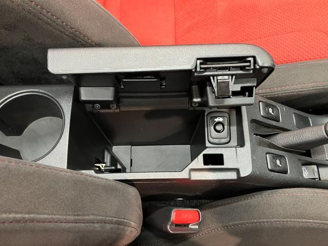 コペンエクスプレイ　Ｓ　５ＭＴ　レカロシート　ＭＯＭＯステビルシュタイン製ショックアブソーバー　レカロシート　ＭＯＭＯ製ステアリング　ＣＤステレオ　ディスプレイオーディオ　Ｂｌｕｅｔｏｏｔｈ　ＵＳＢ　バックカメラ　シートヒーター　ＬＥＤ　オートエアコン（滋賀県）の中古車