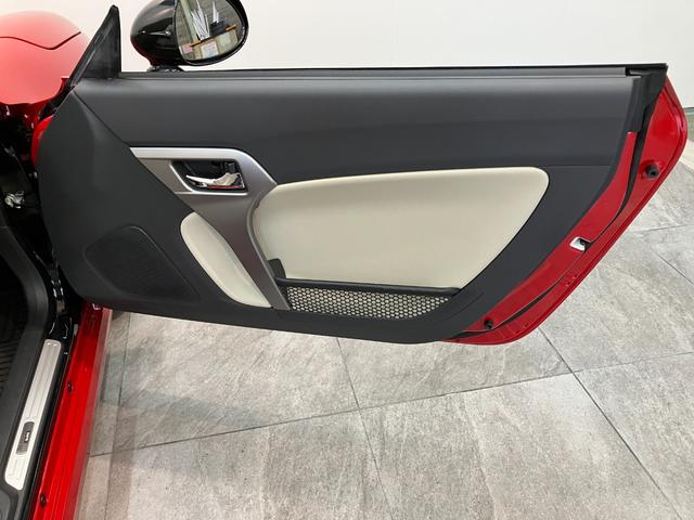 コペン２０ｔｈアニバーサリーエディション　５ＭＴ　フルセグナビ電動オープンルーフ　フルセグナビ　ＤＶＤ再生　Ｂｌｕｅｔｏｏｔｈ　ＥＴＣ車載器　ＭＯＭＯ製ハンドル　ＢＢＳ製アルミホイール　本革シート　シートヒーター　ＬＥＤ　オートライト　スマートキー（滋賀県）の中古車