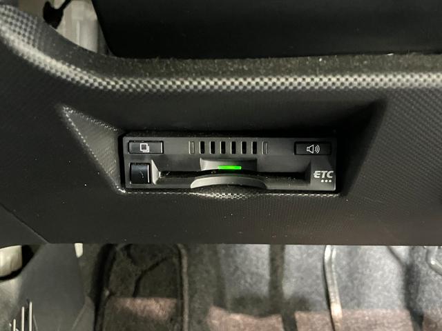 ロッキープレミアムＧ　ＨＥＶ　９型ディスプレイオーディオ　車検整備付衝突被害軽減ブレーキ　コーナーセンサー　ディスプレイオーディオ　フルセグ　パノラマカメラ　Ｂｌｕｅｔｏｏｔｈ　ＵＳＢ　ドラレコ　ＴＶコントロール　前席シートヒーター　電動パーキング　ＬＥＤ　クルコン（滋賀県）の中古車