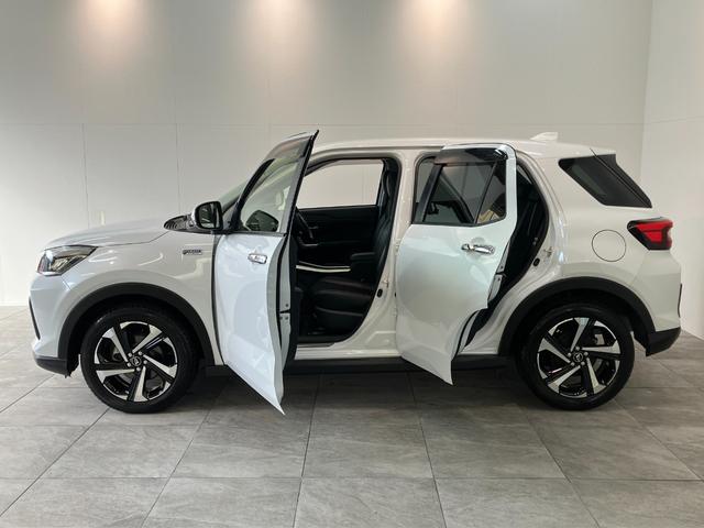 ロッキープレミアムＧ　ＨＥＶ　９型ディスプレイオーディオ　車検整備付衝突被害軽減ブレーキ　コーナーセンサー　ディスプレイオーディオ　フルセグ　パノラマカメラ　Ｂｌｕｅｔｏｏｔｈ　ＵＳＢ　ドラレコ　ＴＶコントロール　前席シートヒーター　電動パーキング　ＬＥＤ　クルコン（滋賀県）の中古車