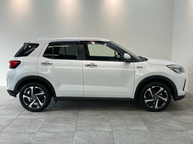 ロッキープレミアムＧ　ＨＥＶ　９型ディスプレイオーディオ　車検整備付衝突被害軽減ブレーキ　コーナーセンサー　ディスプレイオーディオ　フルセグ　パノラマカメラ　Ｂｌｕｅｔｏｏｔｈ　ＵＳＢ　ドラレコ　ＴＶコントロール　前席シートヒーター　電動パーキング　ＬＥＤ　クルコン（滋賀県）の中古車