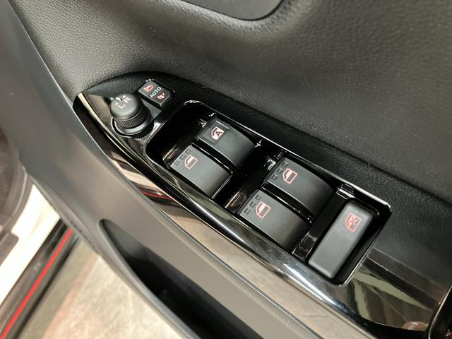 キャストスポーツＳＡ２　ワンセグナビ　バックカメラ　ドラレコ衝突被害軽減ブレーキ　ワンセグナビ　バックカメラ　ドラレコ　ＥＴＣ　シートヒーター　オートライト　オートエアコン　パドルシフト　ＭＯＭＯ製ハンドル　電格ミラー　スマートキー　タイヤ４本新品交換済み（滋賀県）の中古車