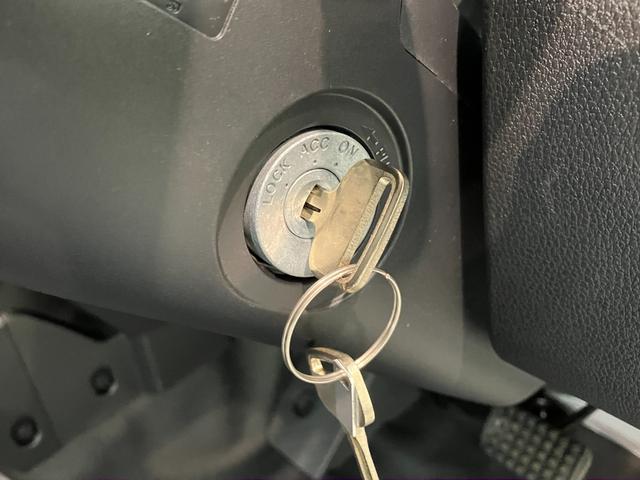 ハイゼットトラックスタンダード　４ＷＤ　ＣＶＴ　コーナーセンサー　オートライト衝突被害軽減ブレーキ　コーナーセンサー　パートタイム４ＷＤ　ＡＭ／ＦＭラジオ　マニュアルエアコン　マニュアルレベリング　オートライト（滋賀県）の中古車