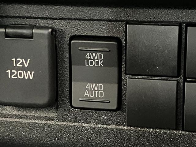 ハイゼットトラックスタンダード　４ＷＤ　ＣＶＴ　コーナーセンサー　オートライト衝突被害軽減ブレーキ　コーナーセンサー　パートタイム４ＷＤ　ＡＭ／ＦＭラジオ　マニュアルエアコン　マニュアルレベリング　オートライト（滋賀県）の中古車