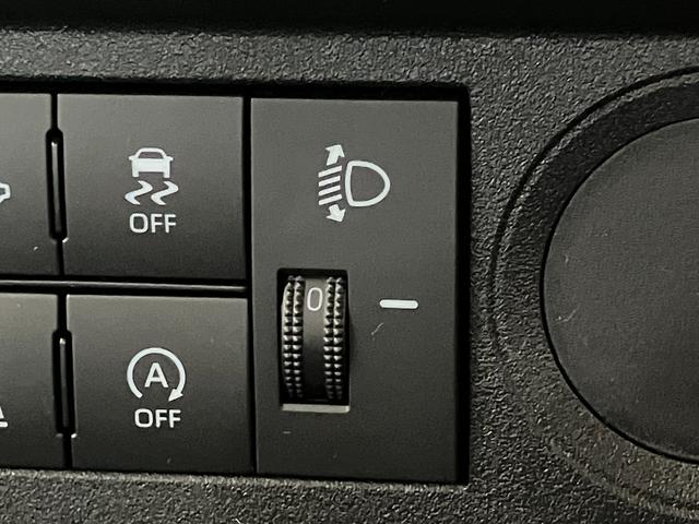 ハイゼットトラックスタンダード　４ＷＤ　ＣＶＴ　コーナーセンサー　オートライト衝突被害軽減ブレーキ　コーナーセンサー　パートタイム４ＷＤ　ＡＭ／ＦＭラジオ　マニュアルエアコン　マニュアルレベリング　オートライト（滋賀県）の中古車