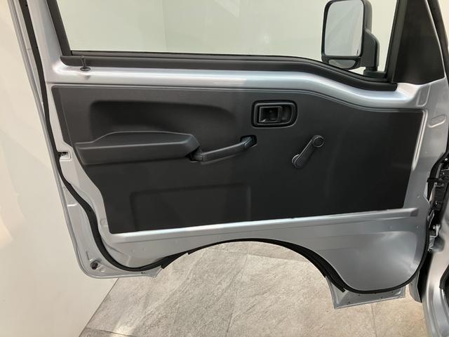 ハイゼットトラックスタンダード　４ＷＤ　ＣＶＴ　コーナーセンサー　オートライト衝突被害軽減ブレーキ　コーナーセンサー　パートタイム４ＷＤ　ＡＭ／ＦＭラジオ　マニュアルエアコン　マニュアルレベリング　オートライト（滋賀県）の中古車