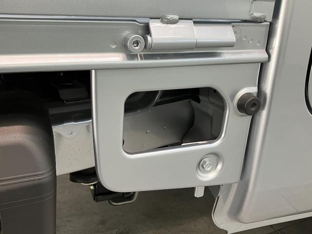 ハイゼットトラックスタンダード　４ＷＤ　ＣＶＴ　コーナーセンサー　オートライト衝突被害軽減ブレーキ　コーナーセンサー　パートタイム４ＷＤ　ＡＭ／ＦＭラジオ　マニュアルエアコン　マニュアルレベリング　オートライト（滋賀県）の中古車