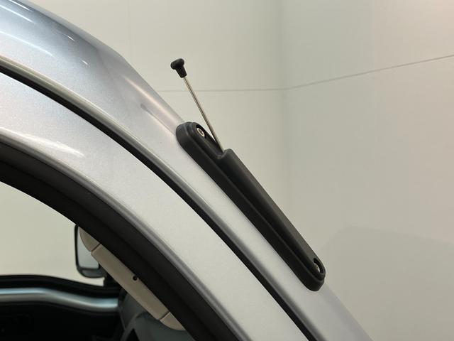 ハイゼットトラックスタンダード　４ＷＤ　ＣＶＴ　コーナーセンサー　オートライト衝突被害軽減ブレーキ　コーナーセンサー　パートタイム４ＷＤ　ＡＭ／ＦＭラジオ　マニュアルエアコン　マニュアルレベリング　オートライト（滋賀県）の中古車