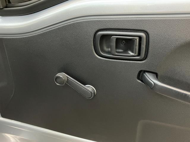 ハイゼットトラックスタンダード　４ＷＤ　ＣＶＴ　コーナーセンサー　オートライト衝突被害軽減ブレーキ　コーナーセンサー　パートタイム４ＷＤ　ＡＭ／ＦＭラジオ　マニュアルエアコン　マニュアルレベリング　オートライト（滋賀県）の中古車