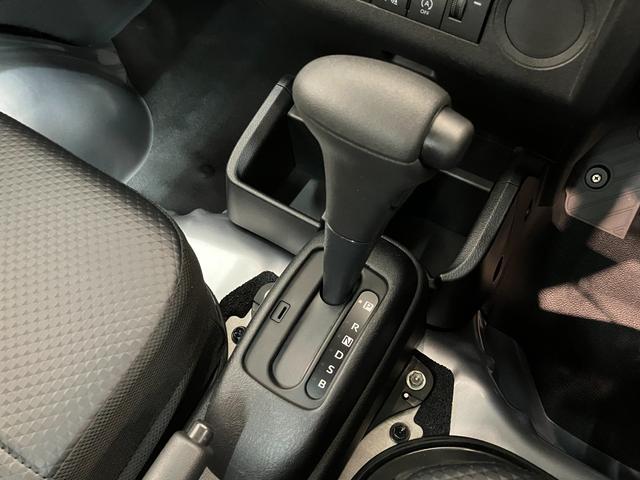 ハイゼットトラックスタンダード　４ＷＤ　ＣＶＴ　コーナーセンサー　オートライト衝突被害軽減ブレーキ　コーナーセンサー　パートタイム４ＷＤ　ＡＭ／ＦＭラジオ　マニュアルエアコン　マニュアルレベリング　オートライト（滋賀県）の中古車