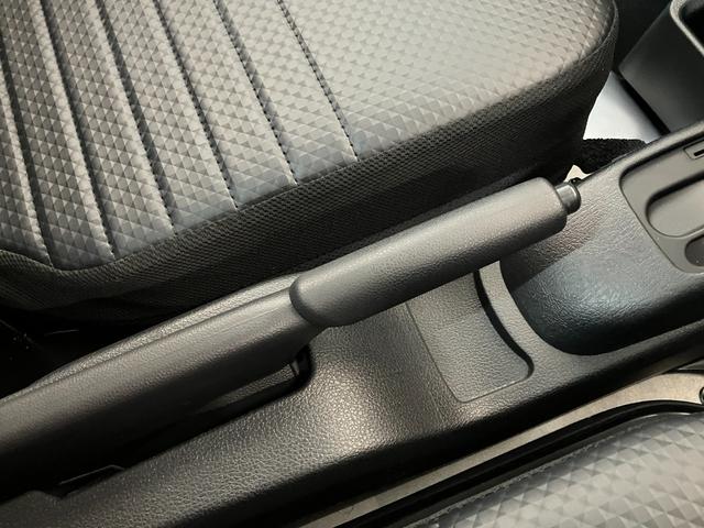 ハイゼットトラックスタンダード　４ＷＤ　ＣＶＴ　コーナーセンサー　オートライト衝突被害軽減ブレーキ　コーナーセンサー　パートタイム４ＷＤ　ＡＭ／ＦＭラジオ　マニュアルエアコン　マニュアルレベリング　オートライト（滋賀県）の中古車