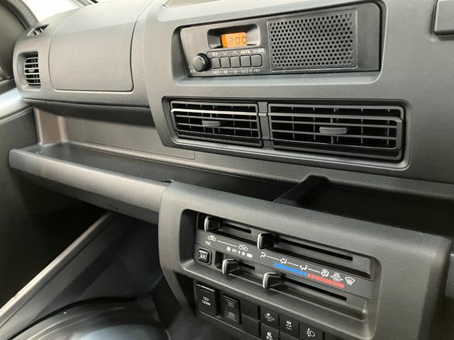 ハイゼットトラックスタンダード　４ＷＤ　ＣＶＴ　コーナーセンサー　オートライト衝突被害軽減ブレーキ　コーナーセンサー　パートタイム４ＷＤ　ＡＭ／ＦＭラジオ　マニュアルエアコン　マニュアルレベリング　オートライト（滋賀県）の中古車