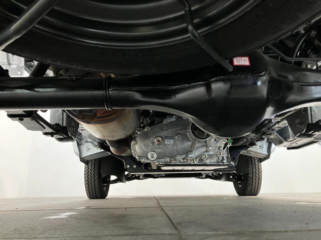 ハイゼットトラックスタンダード　４ＷＤ　ＣＶＴ　コーナーセンサー　オートライト衝突被害軽減ブレーキ　コーナーセンサー　パートタイム４ＷＤ　ＡＭ／ＦＭラジオ　マニュアルエアコン　マニュアルレベリング　オートライト（滋賀県）の中古車