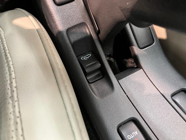 コペン２０ｔｈアニバーサリーエディション　ナビ　バックカメラフルセグナビ　ＤＶＤ再生　Ｂｌｕｅｔｏｏｔｈ　ＵＳＢ　パドルシフト　ＭＯＭＯ製ハンドル　革シート　ＢＢＳ製アルミホイール　シートヒーター　ＬＥＤ　オートライト　オートエアコン　スマートキー　ターボ（滋賀県）の中古車