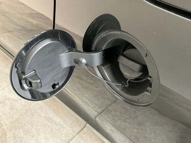 コペン２０ｔｈアニバーサリーエディション　ナビ　バックカメラフルセグナビ　ＤＶＤ再生　Ｂｌｕｅｔｏｏｔｈ　ＵＳＢ　パドルシフト　ＭＯＭＯ製ハンドル　革シート　ＢＢＳ製アルミホイール　シートヒーター　ＬＥＤ　オートライト　オートエアコン　スマートキー　ターボ（滋賀県）の中古車