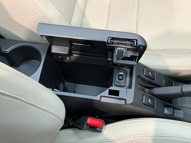 コペン２０ｔｈアニバーサリーエディション　ナビ　バックカメラフルセグナビ　ＤＶＤ再生　Ｂｌｕｅｔｏｏｔｈ　ＵＳＢ　パドルシフト　ＭＯＭＯ製ハンドル　革シート　ＢＢＳ製アルミホイール　シートヒーター　ＬＥＤ　オートライト　オートエアコン　スマートキー　ターボ（滋賀県）の中古車