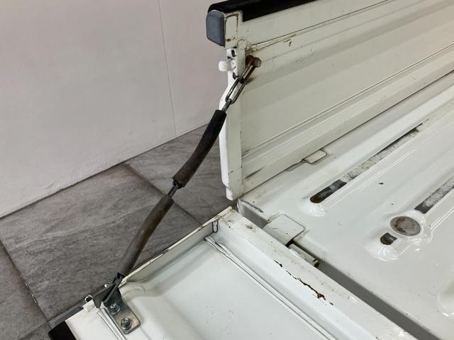 ハイゼットトラックエアコン・パワステ スペシャル 4WD 走行5万9千キロ台マニュアルエアコン パワーステアリング マニュアルレベリング パートタイム4WD AM/FMラジオ(滋賀県)の中古車