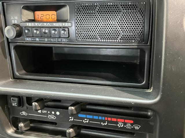 ハイゼットトラックエアコン・パワステ スペシャル 4WD 走行5万9千キロ台マニュアルエアコン パワーステアリング マニュアルレベリング パートタイム4WD AM/FMラジオ(滋賀県)の中古車