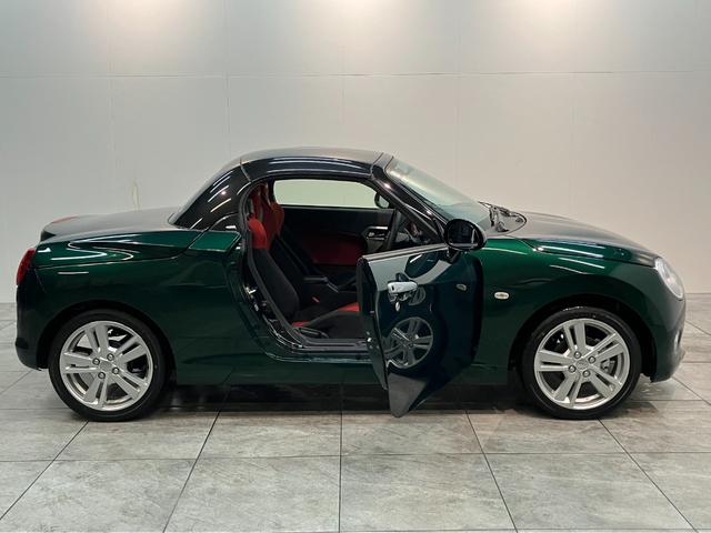 コペンセロＳ　５ＭＴ　フルセグナビ　ＭＯＭＯステ　届出済未使用車リヤコーナーセンサー　フルセグナビ　ＤＶＤ　Ｂｌｕｅｔｏｏｔｈ　ＵＳＢ　シートヒーター　オートライト　ビルシュタイン製ショックアブソーバー　レカロシート　ＭＯＭＯ製ステアリング（滋賀県）の中古車