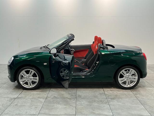 コペンセロＳ　５ＭＴ　フルセグナビ　ＭＯＭＯステ　届出済未使用車リヤコーナーセンサー　フルセグナビ　ＤＶＤ　Ｂｌｕｅｔｏｏｔｈ　ＵＳＢ　シートヒーター　オートライト　ビルシュタイン製ショックアブソーバー　レカロシート　ＭＯＭＯ製ステアリング（滋賀県）の中古車