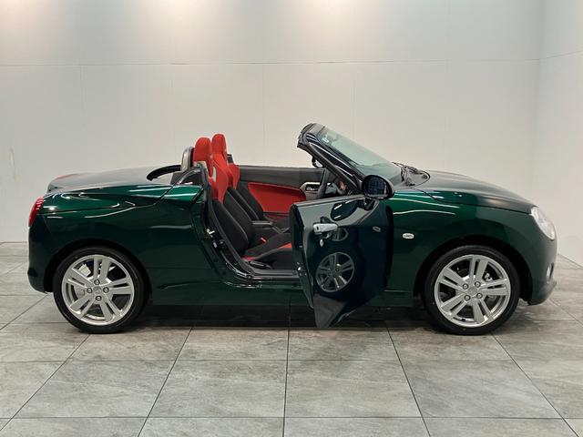 コペンセロＳ　５ＭＴ　フルセグナビ　ＭＯＭＯステ　届出済未使用車リヤコーナーセンサー　フルセグナビ　ＤＶＤ　Ｂｌｕｅｔｏｏｔｈ　ＵＳＢ　シートヒーター　オートライト　ビルシュタイン製ショックアブソーバー　レカロシート　ＭＯＭＯ製ステアリング（滋賀県）の中古車