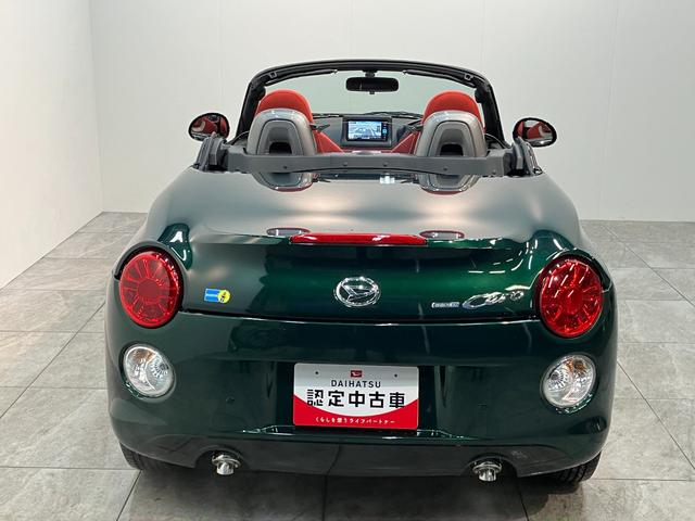 コペンセロＳ　５ＭＴ　フルセグナビ　ＭＯＭＯステ　届出済未使用車リヤコーナーセンサー　フルセグナビ　ＤＶＤ　Ｂｌｕｅｔｏｏｔｈ　ＵＳＢ　シートヒーター　オートライト　ビルシュタイン製ショックアブソーバー　レカロシート　ＭＯＭＯ製ステアリング（滋賀県）の中古車