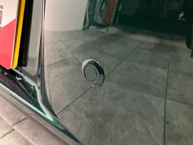 コペンセロＳ　５ＭＴ　フルセグナビ　ＭＯＭＯステ　届出済未使用車リヤコーナーセンサー　フルセグナビ　ＤＶＤ　Ｂｌｕｅｔｏｏｔｈ　ＵＳＢ　シートヒーター　オートライト　ビルシュタイン製ショックアブソーバー　レカロシート　ＭＯＭＯ製ステアリング（滋賀県）の中古車