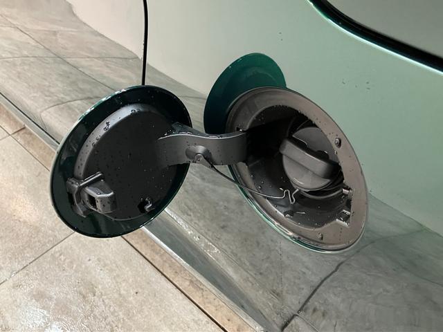 コペンセロＳ　５ＭＴ　フルセグナビ　ＭＯＭＯステ　届出済未使用車リヤコーナーセンサー　フルセグナビ　ＤＶＤ　Ｂｌｕｅｔｏｏｔｈ　ＵＳＢ　シートヒーター　オートライト　ビルシュタイン製ショックアブソーバー　レカロシート　ＭＯＭＯ製ステアリング（滋賀県）の中古車