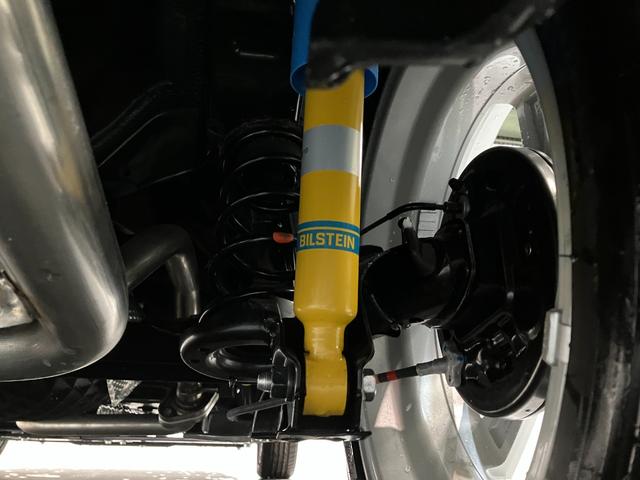 コペンセロＳ　５ＭＴ　フルセグナビ　ＭＯＭＯステ　届出済未使用車リヤコーナーセンサー　フルセグナビ　ＤＶＤ　Ｂｌｕｅｔｏｏｔｈ　ＵＳＢ　シートヒーター　オートライト　ビルシュタイン製ショックアブソーバー　レカロシート　ＭＯＭＯ製ステアリング（滋賀県）の中古車