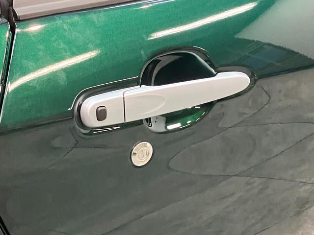 コペンセロＳ　５ＭＴ　フルセグナビ　ＭＯＭＯステ　届出済未使用車リヤコーナーセンサー　フルセグナビ　ＤＶＤ　Ｂｌｕｅｔｏｏｔｈ　ＵＳＢ　シートヒーター　オートライト　ビルシュタイン製ショックアブソーバー　レカロシート　ＭＯＭＯ製ステアリング（滋賀県）の中古車